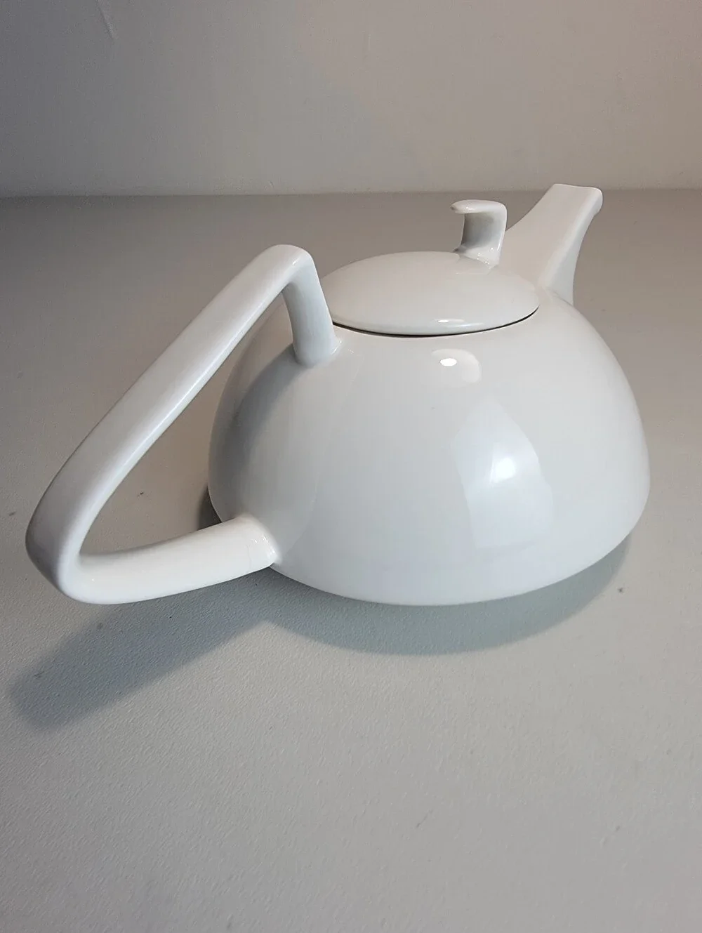 Tannex White Tie Cogsworth Teapot W/Lid& Infuser Porcelain Modern Aesthetic 9.5
